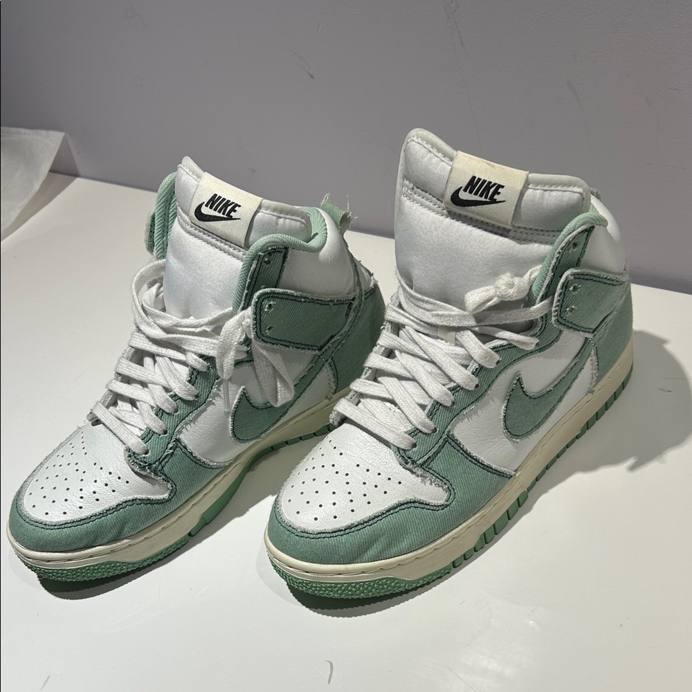 Nike Dunk High 1985
Enamel Green Denim (Women's)